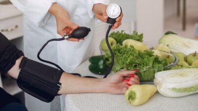 How a Cholesterol Specialist Helps You Manage High Cholesterol Through Diet